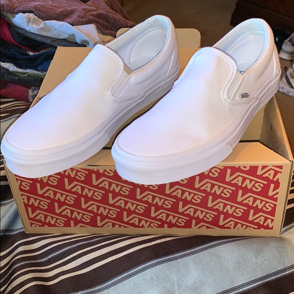 NWT TRUE WHITE VANS☁️
